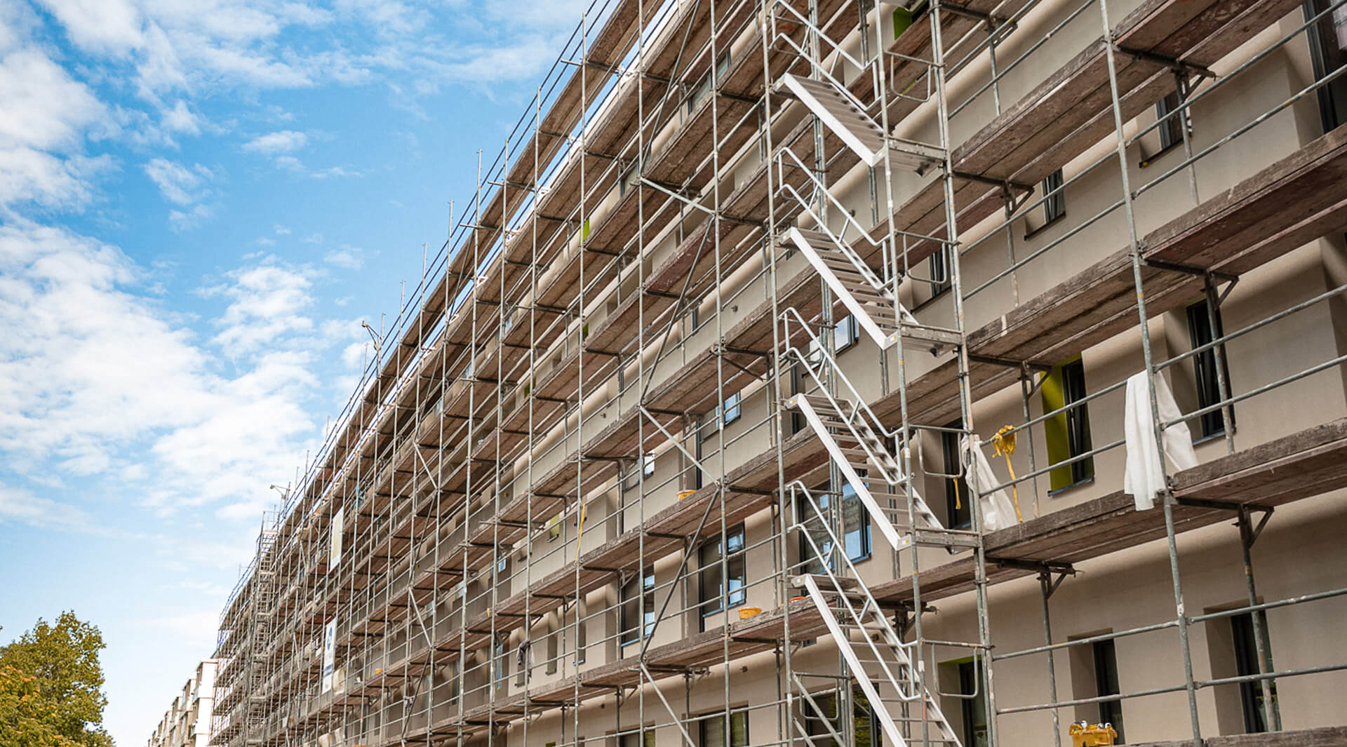 1.600 m² Wärmedämmverbundsystem mit Mineralwolle-Dämmplatten